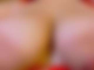 Lunaa-jonhsonn's Live Sex Cam Show