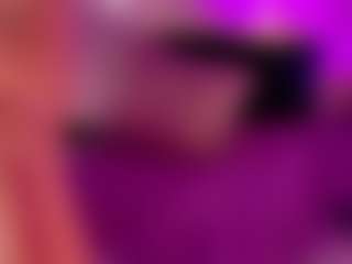 Lunaa-jonhsonn's Live Sex Cam Show