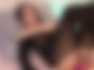 Samaraa-Smith MILF webcam performer live streaming