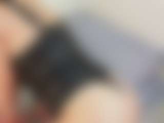Live cam show with Samaraa-Smith - Shower on AdultVida.com