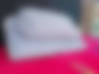Live cam show with Samaraa-Smith - Butt Plug on Big Tits