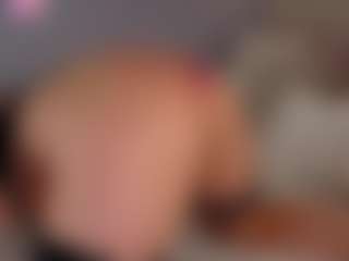 Live cam show with Lola - Shaved on intimatelivegirls.com