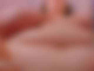 Chloe-Whitee's Live Sex Cam Show