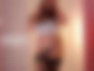 Chloe-Whitee's Live Sex Cam Show