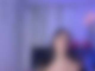 Emiliaa-Rosse MILF webcam performer live streaming