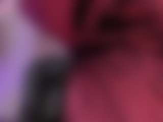 Live cam show with Isabella Moreau - Average on CamwithHer