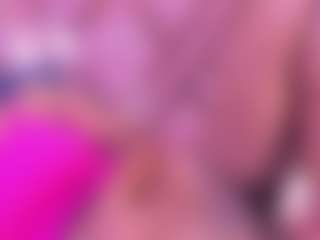 Live cam show with Averlie-Sterling - Black Petite on Camsoda | colombia