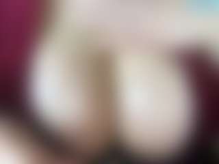 thickfreakylatina's Live Sex Cam Show