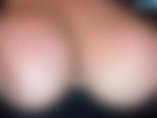 thickfreakylatina's Live Sex Cam Show