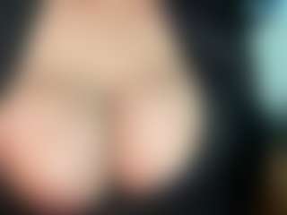 thickfreakylatina's Live Sex Cam Show