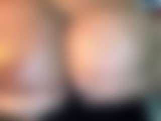 thickfreakylatina's Live Sex Cam Show