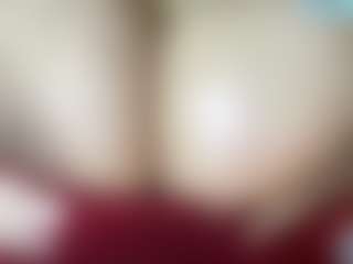 thickfreakylatina's Live Sex Cam Show