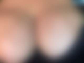 thickfreakylatina's Live Sex Cam Show
