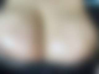 thickfreakylatina's Live Sex Cam Show