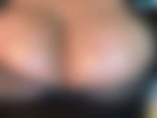 thickfreakylatina's Live Sex Cam Show