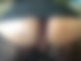 thickfreakylatina's Live Sex Cam Show