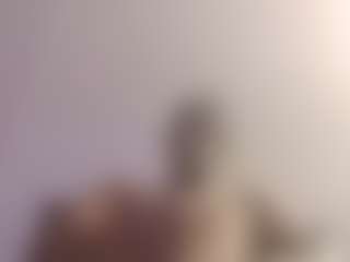 Live cam show with Kingonyx - Tease on TeamSkeetLive