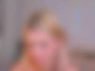 Live cam show with Carol - Green Eyes on Hubzter Live