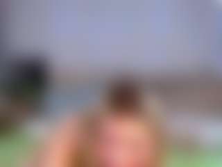 Live cam show with Carol - Upskirt on Camsoda