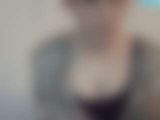 emmywarr98's Live Sex Cam Show