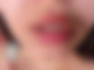 Live cam show with Annette - Bra on parknlotfishbdy
