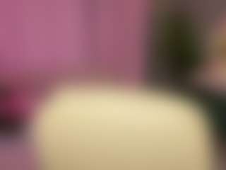 Live cam show with Annette - Bra on CamSodaAdn
