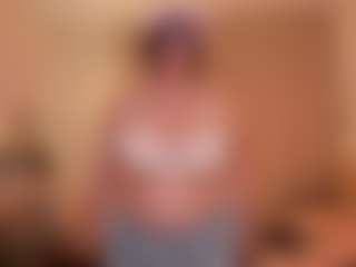 Live cam show with Annette - Green Eyes on thefappeningchat.com