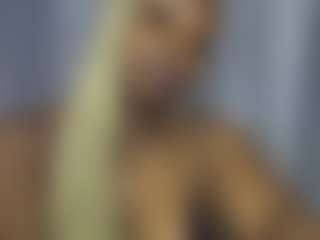 Live cam show with Freakybrula - Drinking on xDating