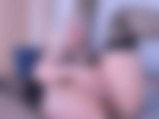 Live cam show with VesperVelvet - Athletic Dildo on SpunkLive