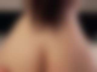 Live cam show with Aliyv - Petite on liverealitysex.com