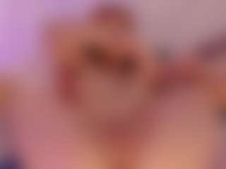 Live cam show with aprilwatsonn - College on AdultVida.com
