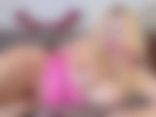 Live cam show with trixiedoll - Tease on Camsoda