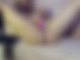 Live cam show with Ellinrosex - Tittyfuck on Camsoda
