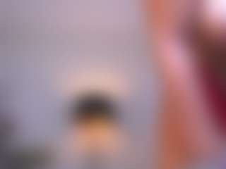 Mia MILF webcam performer live streaming