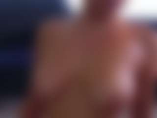 Mia's Live Sex Cam Show