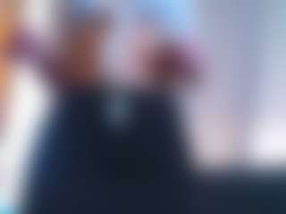 Live cam show with Mia - College MILF on sexylive.show