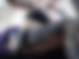 Live cam show with KennyVibe - Skinny on Milfs Live
