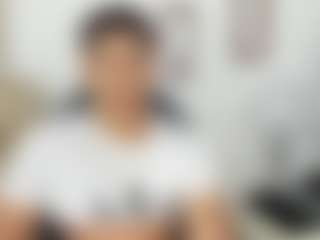 Yoximanuelmartz's Live Sex Cam Show