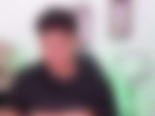 Yoximanuelmartz's Live Sex Cam Show