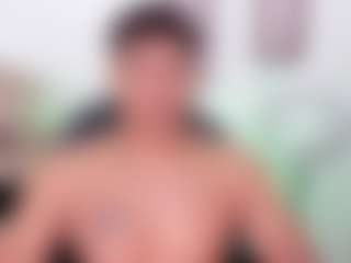 Yoximanuelmartz's Live Sex Cam Show