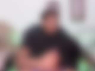 Yoximanuelmartz's Live Sex Cam Show