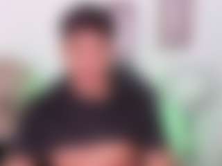 Yoximanuelmartz's Live Sex Cam Show