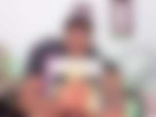Yoximanuelmartz's Live Sex Cam Show