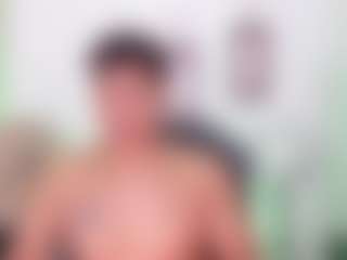 Yoximanuelmartz's Live Sex Cam Show