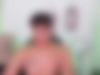 Yoximanuelmartz's Live Sex Cam Show
