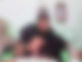 Yoximanuelmartz's Live Sex Cam Show