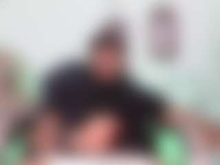 Yoximanuelmartz's Live Sex Cam Show