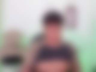 Yoximanuelmartz's Live Sex Cam Show