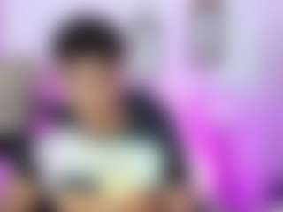 Yoximanuelmartz's Live Sex Cam Show