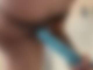 Live cam show with Skye - Biracial on Camsoda